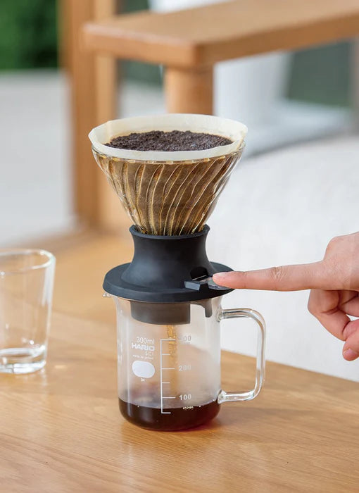 Brewing coffee with a Hario Switch